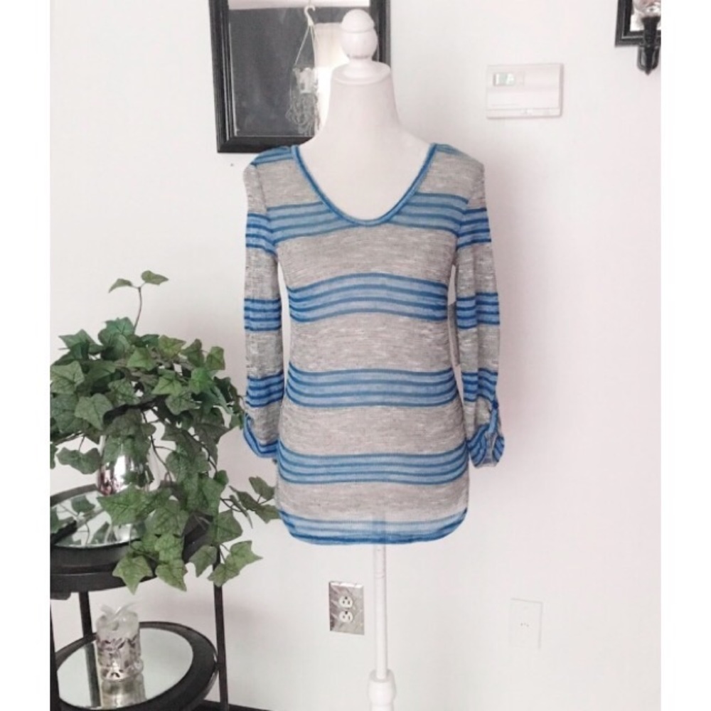 Derek Heart Blue Gray Striped Top Size Medium